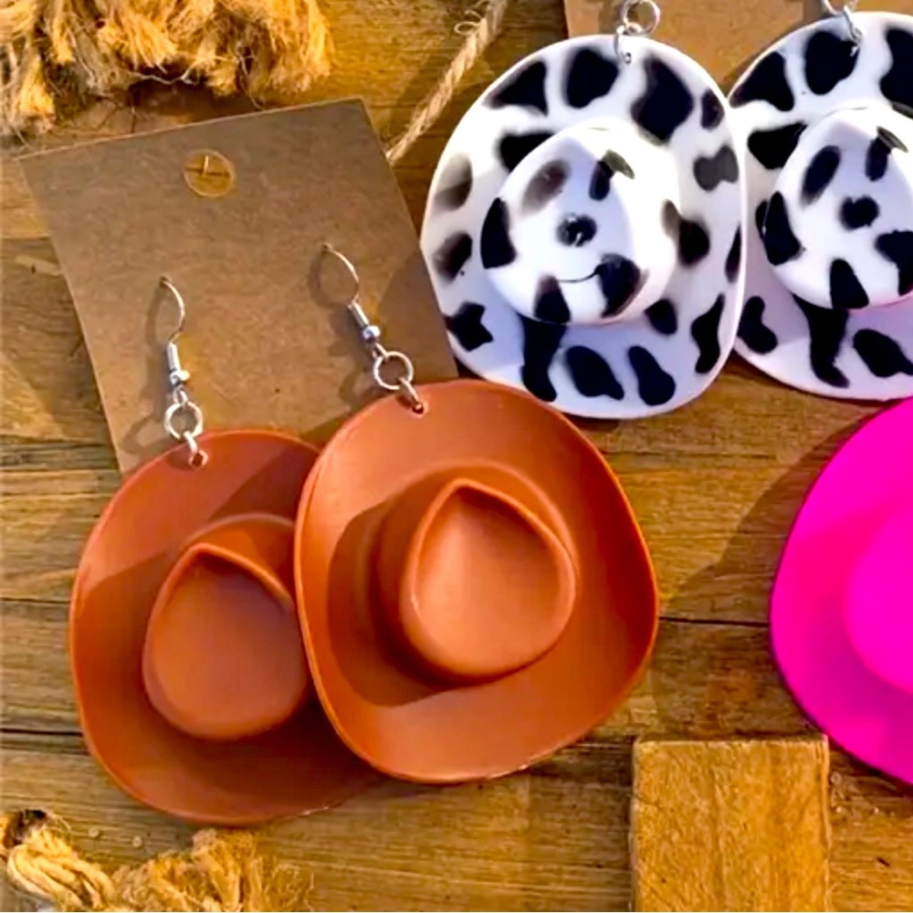 Hee Haw - get’em cowboy earrings